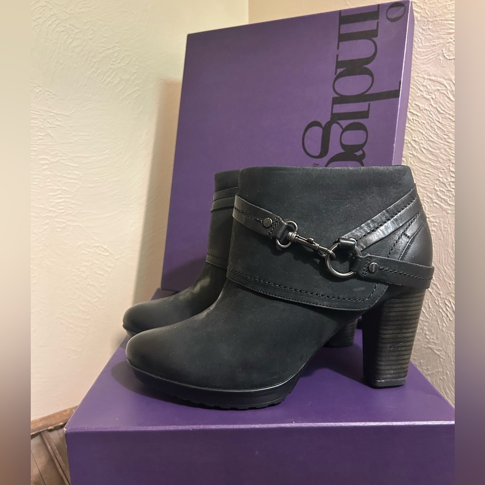 Indigo by Clark’s Black Ankle Boots-Sz 9.5!